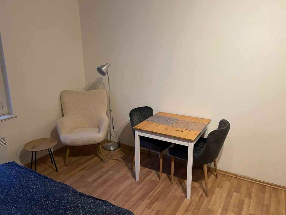 Sunlit Apartment Close To City Center Praga Esterno foto